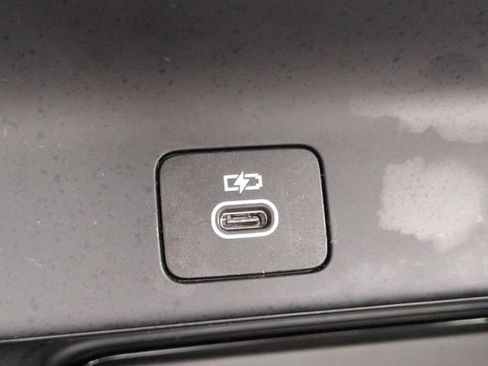 Used 2025 Land Rover Discovery Sport Dynamic SE AWD/4WD image 23