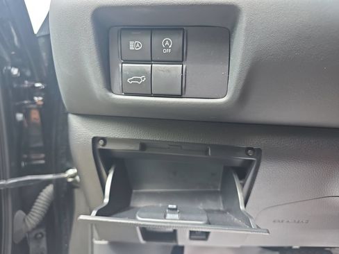 Used 2023 Toyota Highlander XLE AWD/4WD image 23