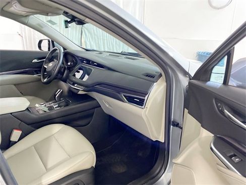 Used 2023 Cadillac XT4 Luxury image 36