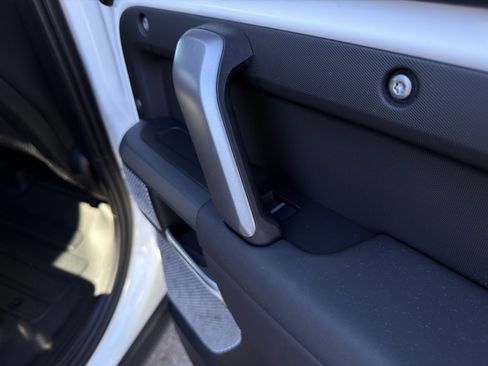 Used 2024 Land Rover Defender 130 X-Dynamic SE image 39