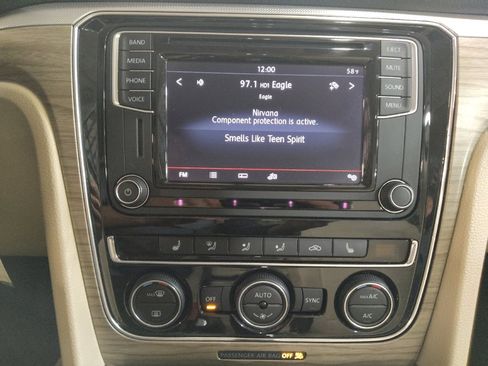 Used 2016 Volkswagen Passat 1.8T SE w/ Lighting Package (P06) image 25