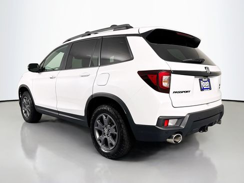 Certified 2024 Honda Passport TrailSport image 7