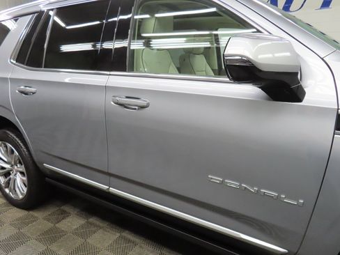 Used 2024 GMC Yukon Denali image 36