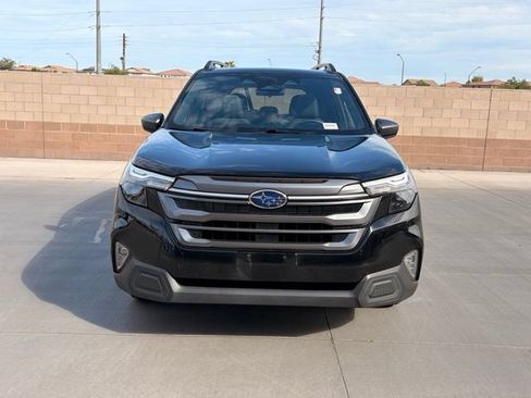 Used 2025 Subaru Forester Premium AWD/4WD image 4