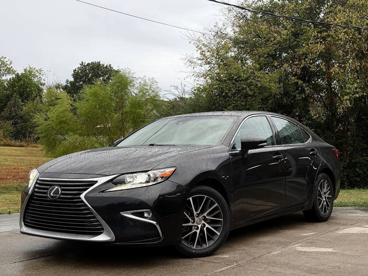 Used 2017 Lexus ES 350 w/ Navigation System Package FWD image 2