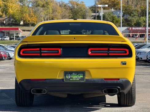 Used 2019 Dodge Challenger R/T image 7