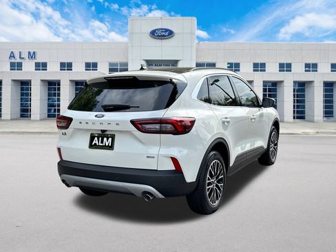 New 2025 Ford Escape SE image 5