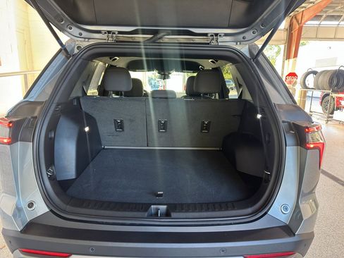 Used 2025 Chevrolet Equinox LT image 29