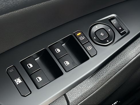 New 2026 Kia Sportage SX FWD image 23
