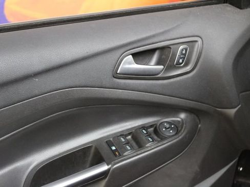 Used 2017 Ford Escape SE FWD image 13