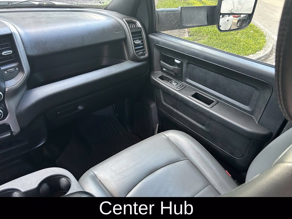 Used 2022 RAM 3500 Tradesman w/ Chrome Appearance Group AWD/4WD image 11