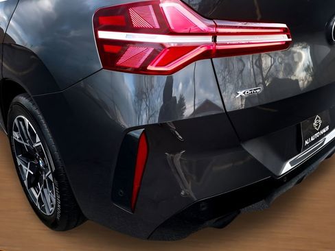 Used 2025 BMW X3 xDrive30i image 13