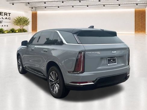 New 2026 Cadillac Escalade IQ Luxury 1 w/ LPO, Floor Liner Package AWD/4WD image 8