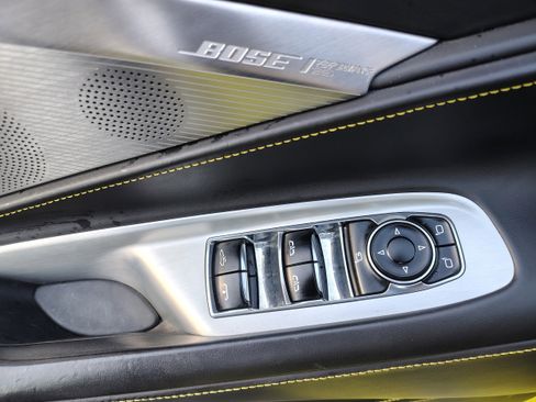 Used 2021 Chevrolet Corvette Stingray Premium Conv w/ Z51 Performance Package image 12