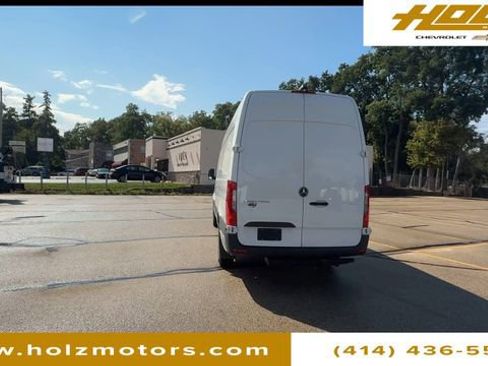 Used 2025 Mercedes-Benz Sprinter 2500 image 9
