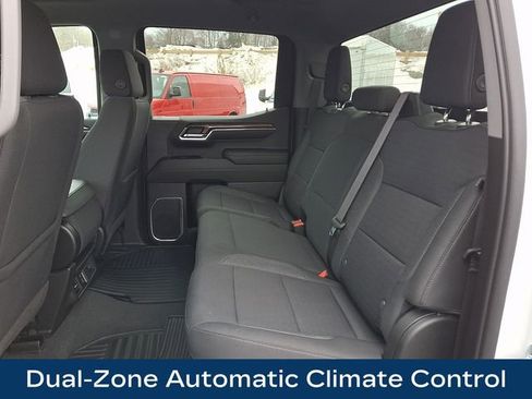 Used 2023 Chevrolet Silverado 1500 LT image 13