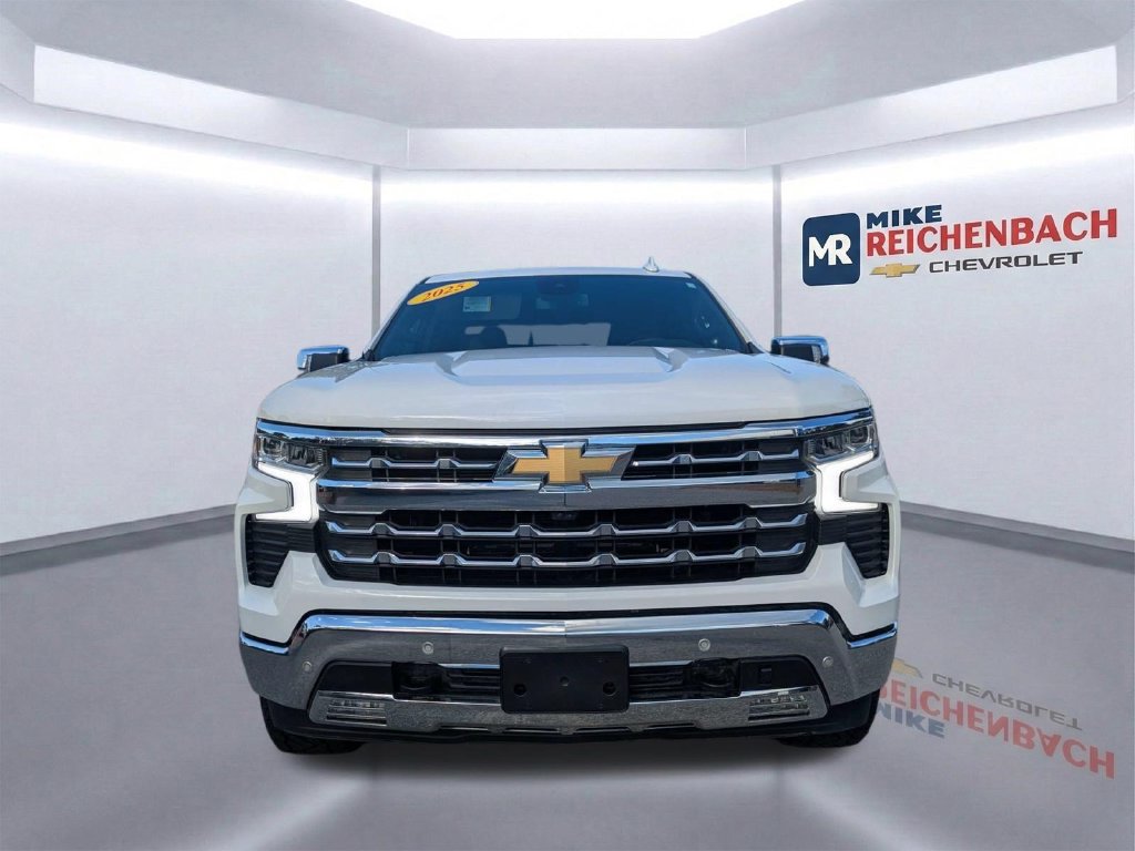 Used 2025 Chevrolet Silverado 1500 LTZ AWD/4WD image 9