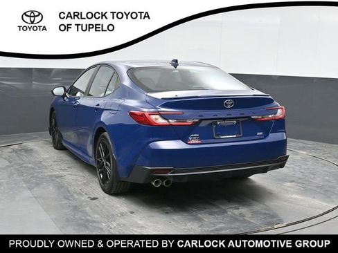 Used 2025 Toyota Camry SE image 9