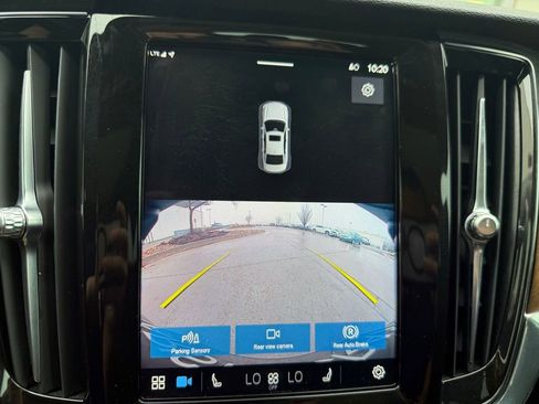 Used 2022 Volvo S90 B6 Momentum image 20