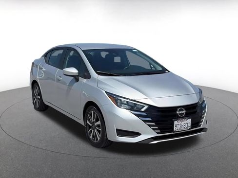 Used 2025 Nissan Versa SV FWD image 3