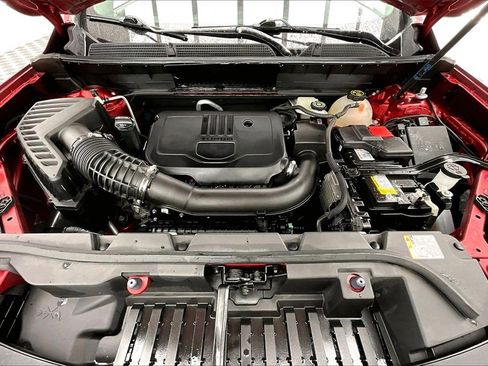 Used 2023 GMC Acadia SLE w/ Driver Convenience Package image 10