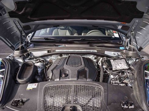 Used 2022 Porsche Macan image 26