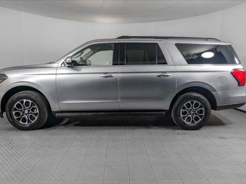 Used 2024 Ford Expedition Max XLT image 3