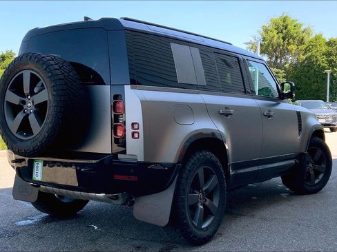 Used 2025 Land Rover Defender 110 X-Dynamic SE AWD/4WD image 6