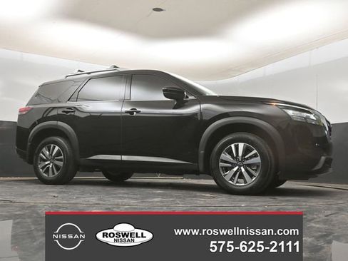 Certified 2025 Nissan Pathfinder SL image 9