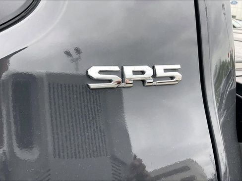 Used 2024 Toyota Tacoma SR5 AWD/4WD image 7