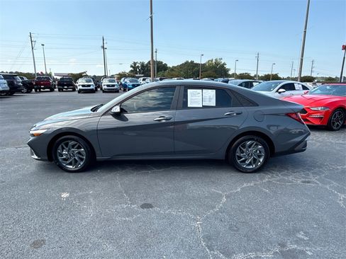 Used 2024 Hyundai Elantra SEL image 6
