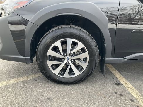 Used 2025 Subaru Outback Premium image 20