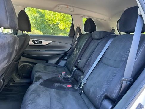 Used 2014 Nissan Rogue SV w/ SV Family Package AWD/4WD image 16