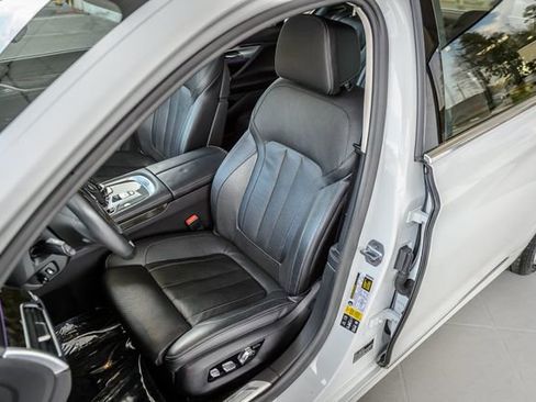 Used 2019 BMW 740i xDrive w/ Executive Package image 37