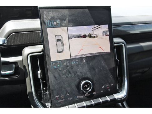 Used 2025 GMC Yukon Elevation w/ LPO, Floor Liner Package RWD image 11