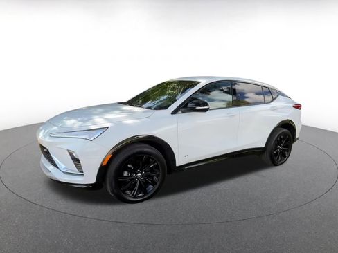 Used 2025 Buick Envista Sport Touring image 8