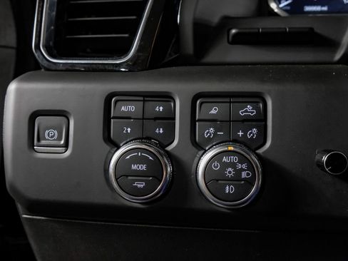 Used 2024 GMC Sierra 3500 Denali Ultimate image 25