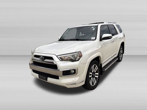 Used 2017 Toyota 4Runner Limited w/ Convenience Package AWD/4WD image 11