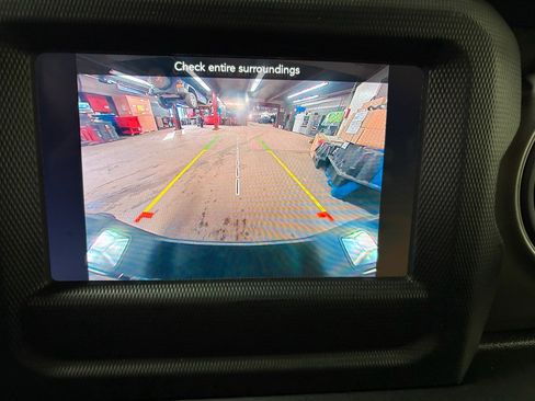 Used 2022 Jeep Gladiator Sport image 14