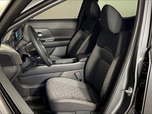 Used 2025 Nissan Kicks SV image 12