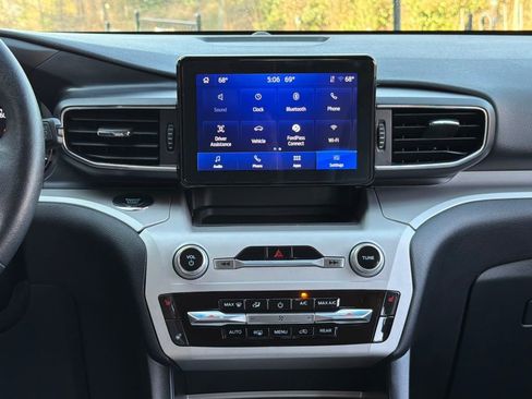 Used 2024 Ford Explorer XLT w/ Equipment Group 202A image 48