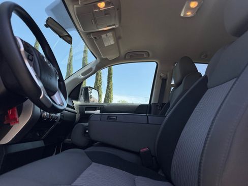 Used 2017 Toyota Tundra SR5 RWD image 16