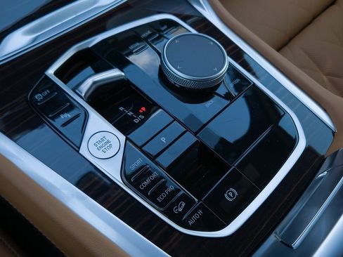 New 2026 BMW X6 xDrive40i w/ Climate Comfort Package image 10