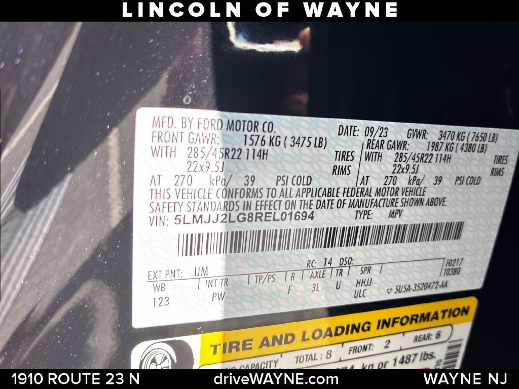 Certified 2024 Lincoln Navigator Reserve AWD/4WD image 32