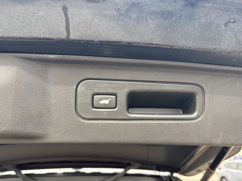 Certified 2023 Honda Pilot Touring image 37