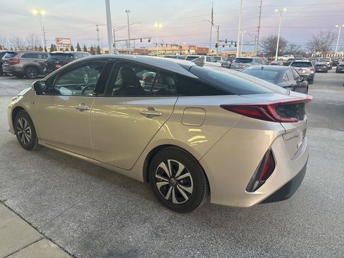 Used 2018 Toyota Prius Prime Plus image 6