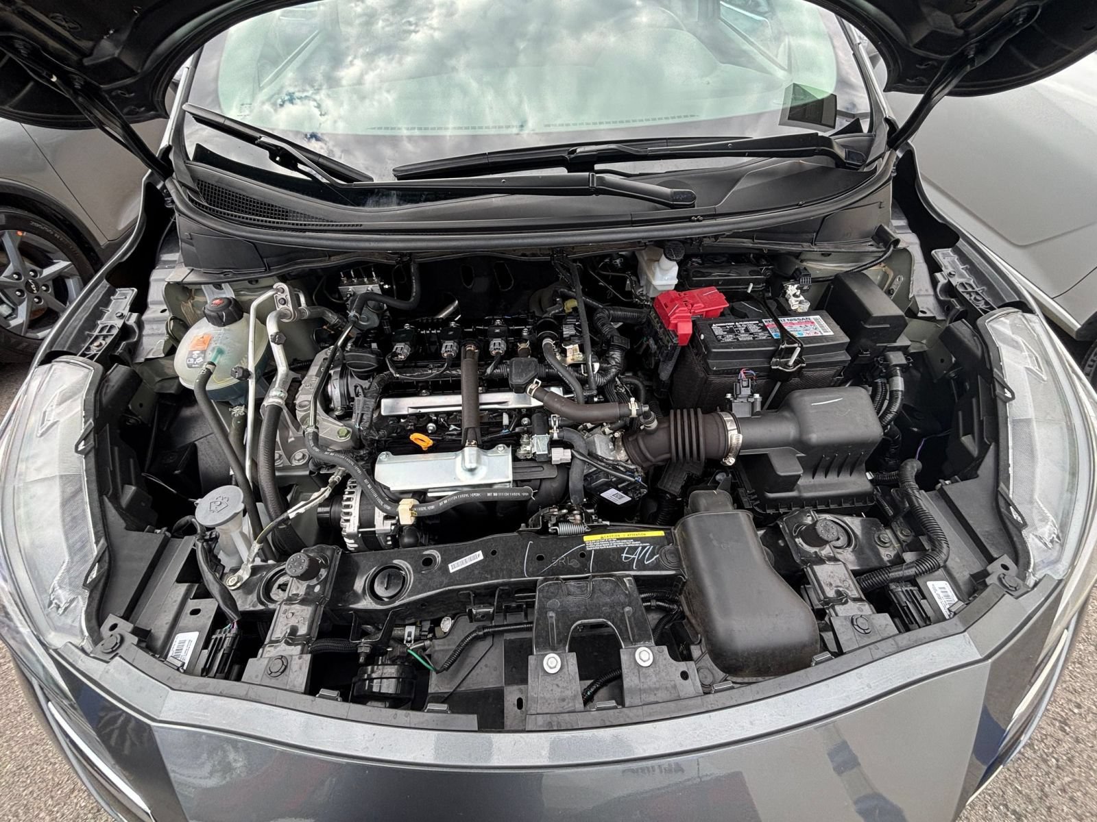 Used 2025 Nissan Versa SV FWD image 31