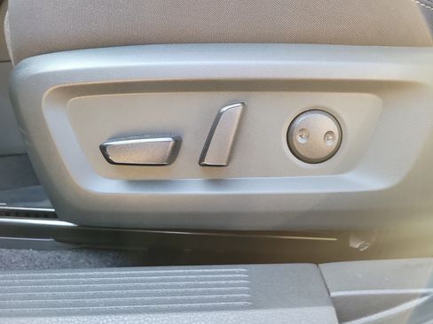 Certified 2025 Nissan Rogue SV FWD image 17