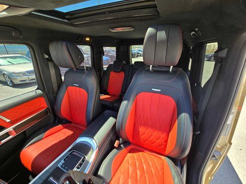 Used 2025 Mercedes-Benz G 63 AMG 4MATIC image 25