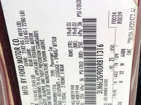 Used 2013 Lincoln MKZ image 20